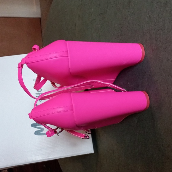 SOLDOUT & NEW, Fuchsia platform wedge Mixx Shuz heels, size 10.5 - Picture 5 of 9